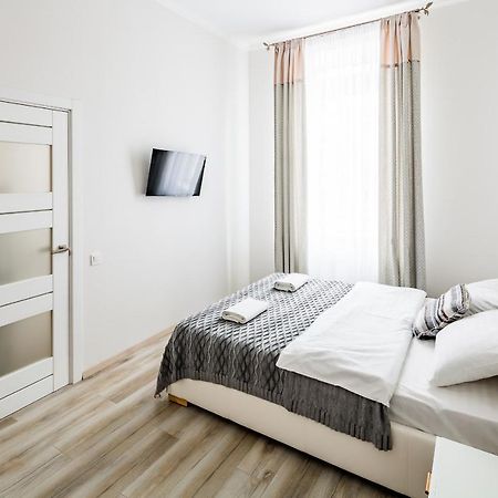 Old Town Cosy Apartment Lviv Bagian luar foto