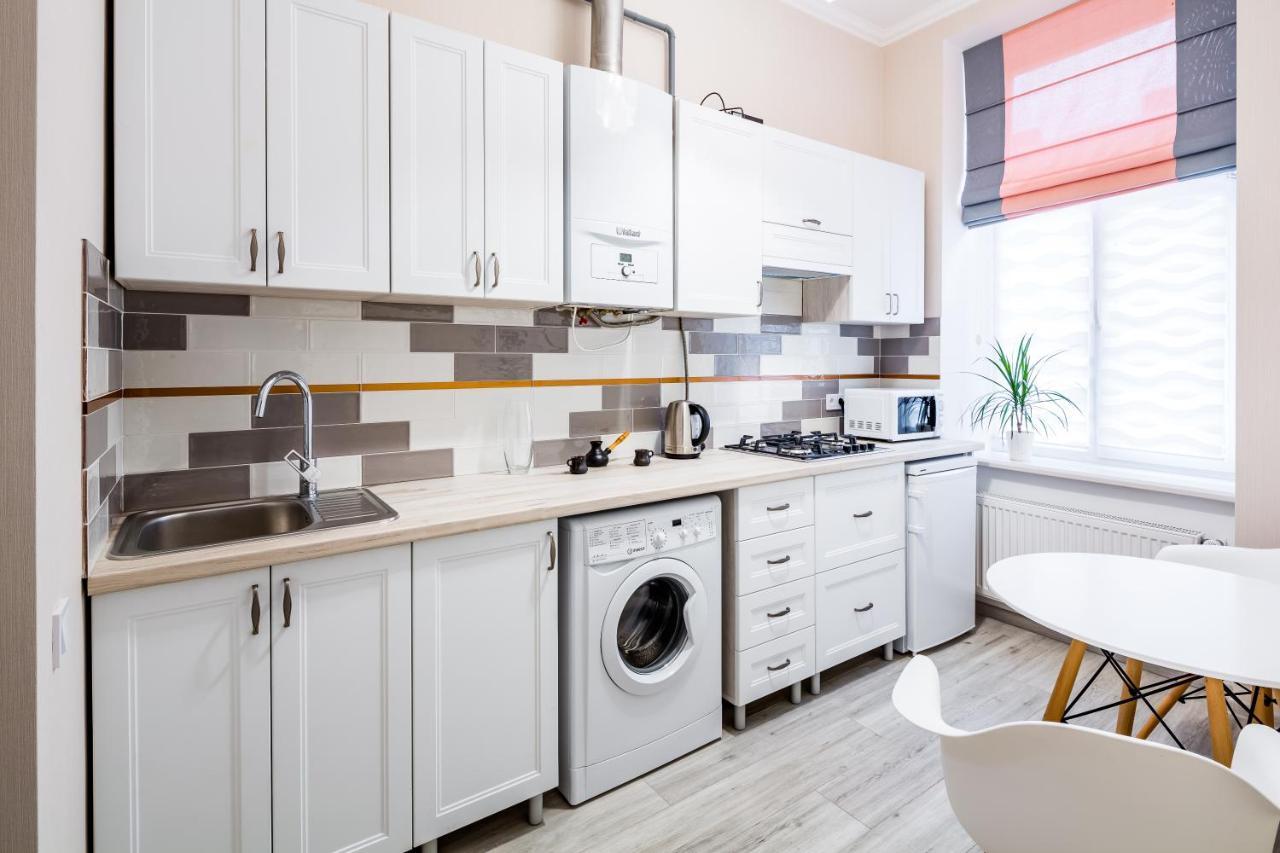 Old Town Cosy Apartment Lviv Bagian luar foto