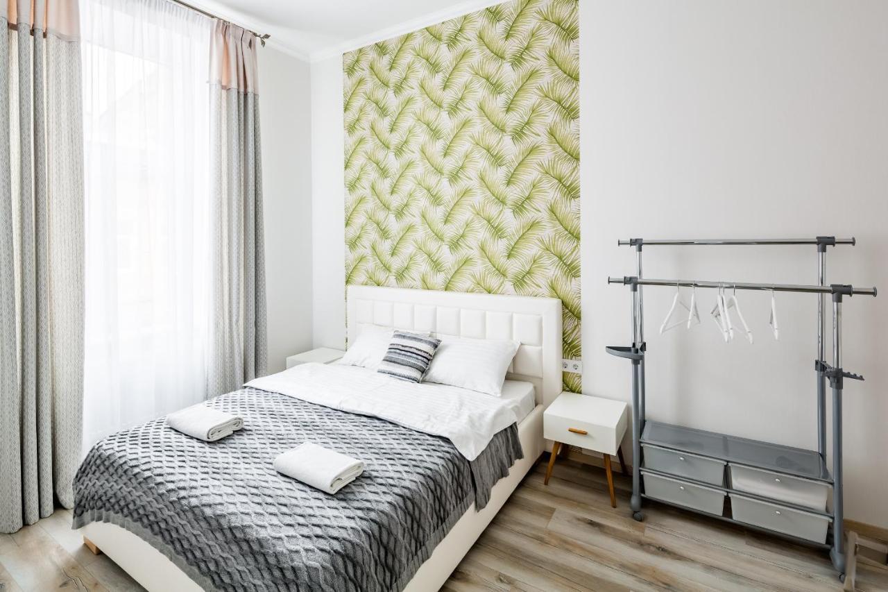 Old Town Cosy Apartment Lviv Bagian luar foto
