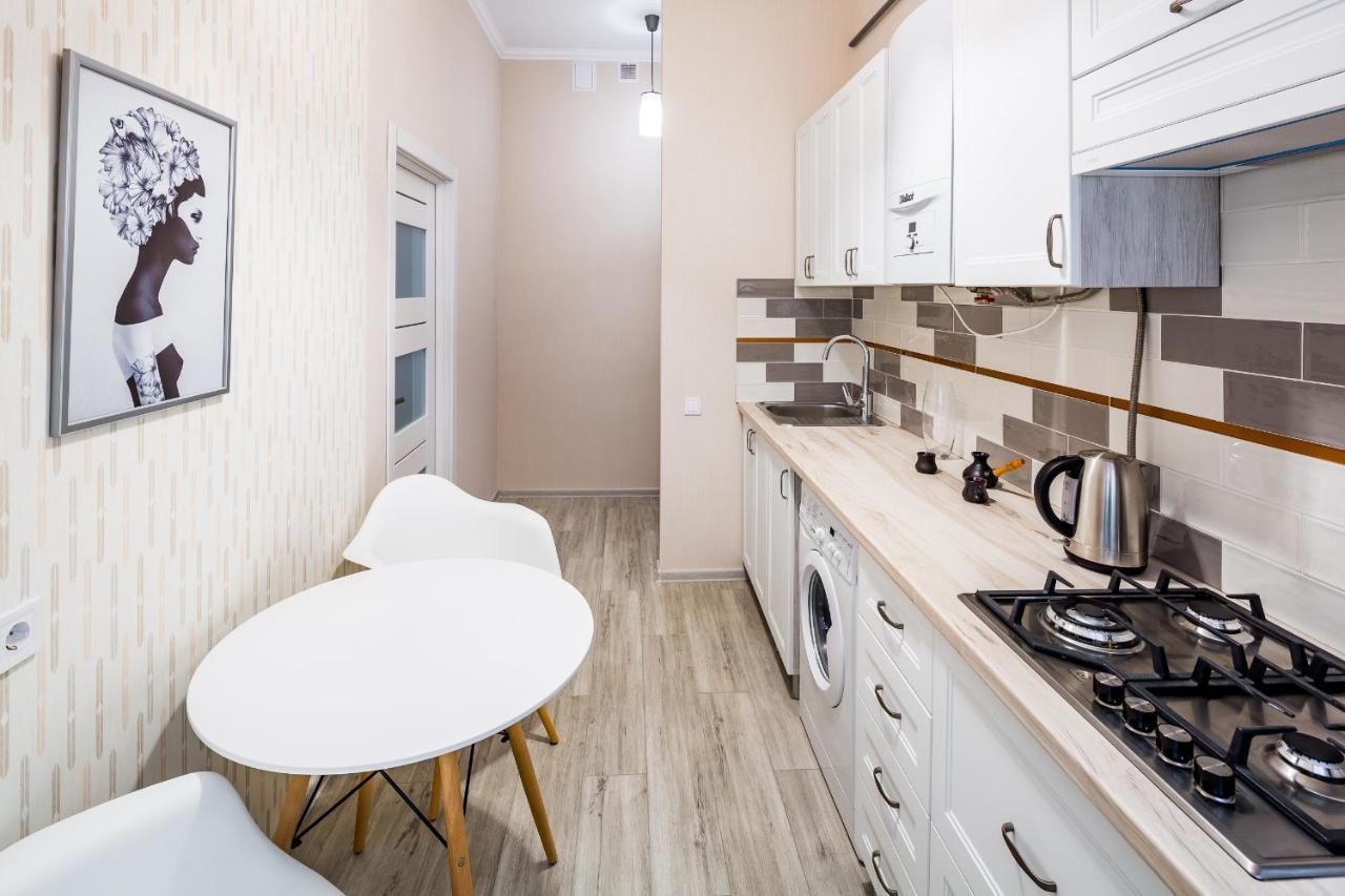 Old Town Cosy Apartment Lviv Bagian luar foto